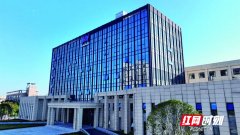 每台设备可正在3.8秒内完成16只贴标杯的